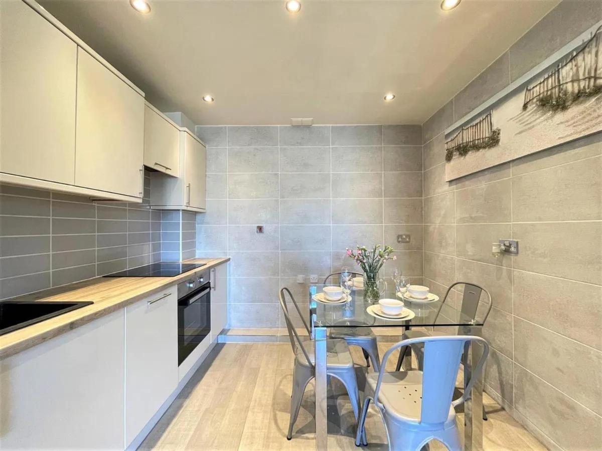 Holiday Home Суонси Экстерьер фото